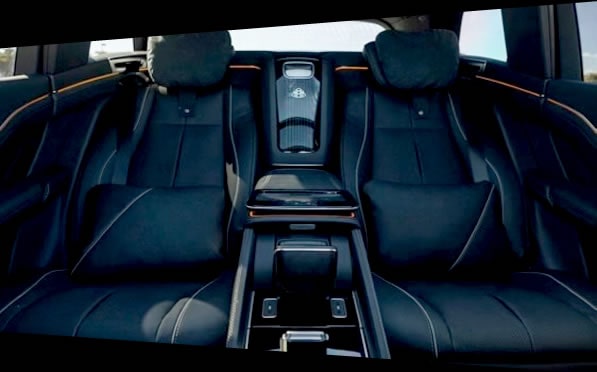 Maybach GLS600 Rental interior