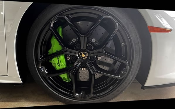 Lamborghini Huracan EVO Spyder Rental in Los Angeles