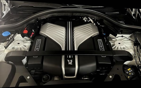 Rolls Royce Cullinan rental engine view